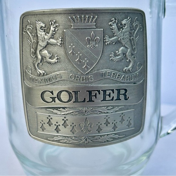 Elegant Glass Mug with Pewter Golfer Emblem - Picture 8 of 10